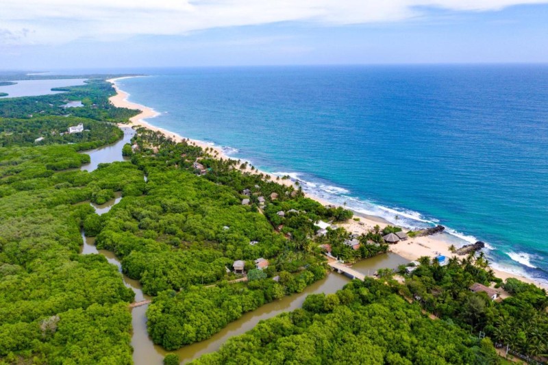 Image: Mermaid Cabana and Tree Houses