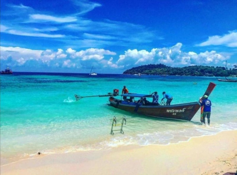 Image: Charming Lipe Beach Resort