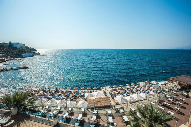 Image: Charisma De Luxe Hotel