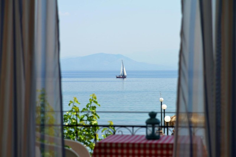 Image: Eros Beach Hotel