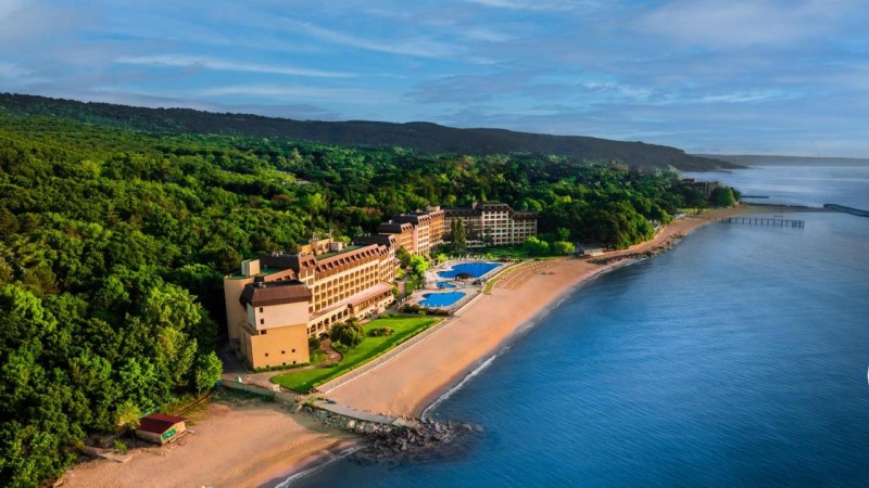 Image: HVD Riviera Beach Ultra All Inclusive & Mineral Pool - Private Beach & Free Parking