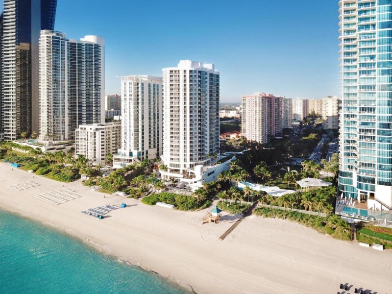 Image: DoubleTree by Hilton Ocean Point Resort - North Miami Beach