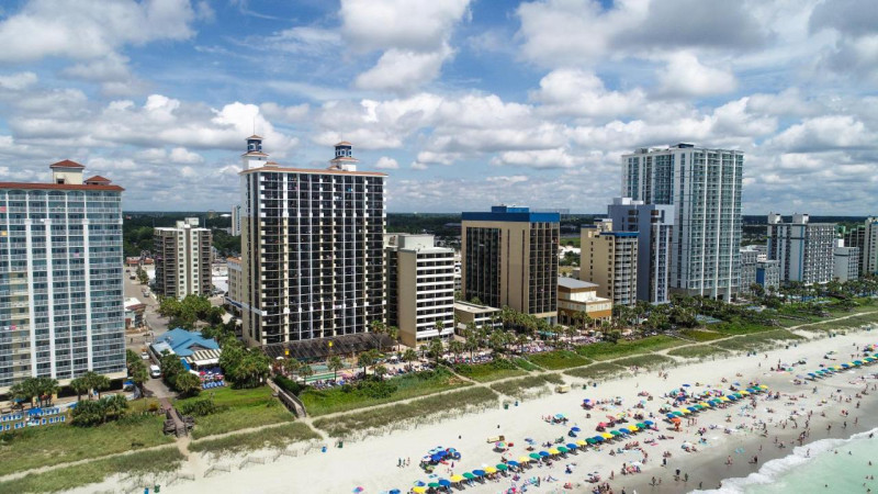 Image: Breakers Resort Hotel
