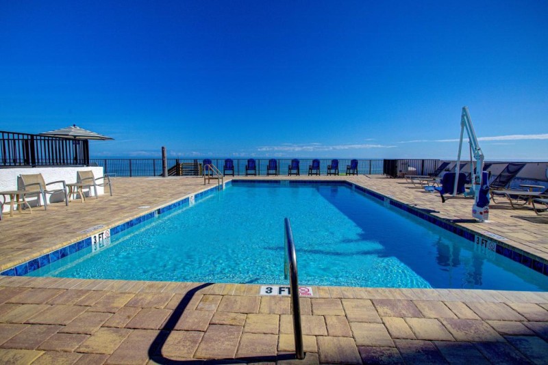 Image: La Bella Inn - POOL OPEN