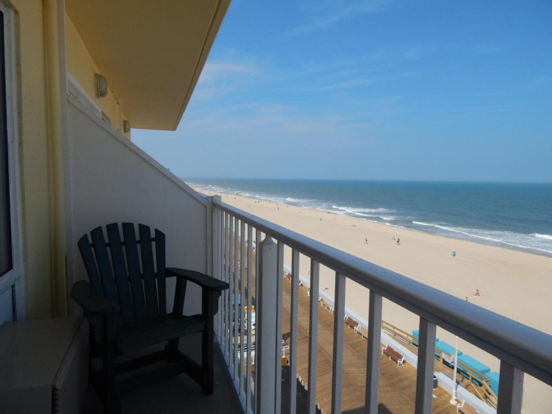 Image: Howard Johnson Plaza by Wyndham Ocean City Oceanfront