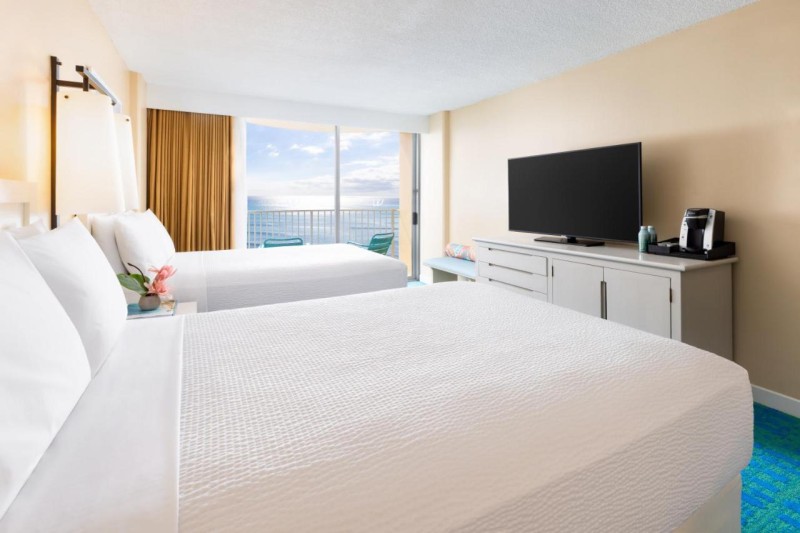 Image: The Twin Fin Hotel