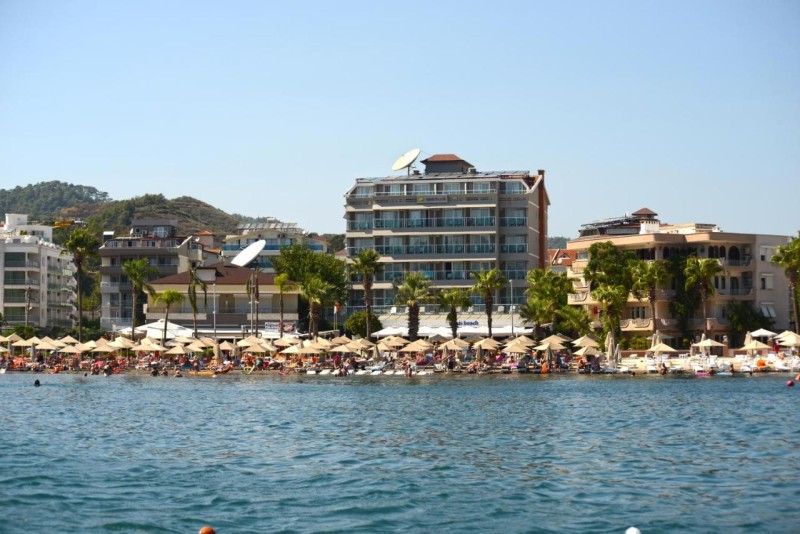 Image: Maris Beach Hotel