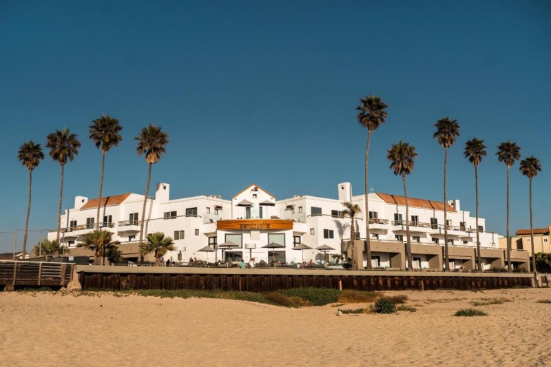 Image: Sandcastle Hotel on the Beach
