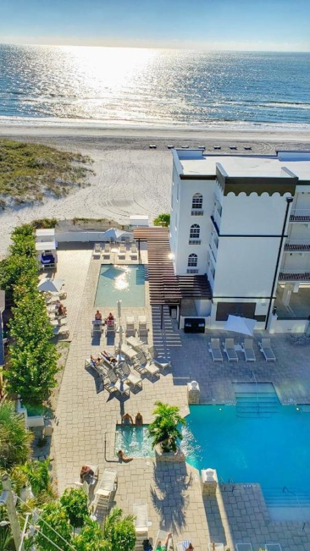 Image: Barefoot Beach Club