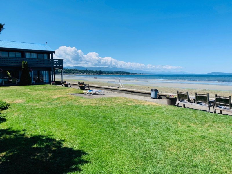 Image: Sand Pebbles Inn