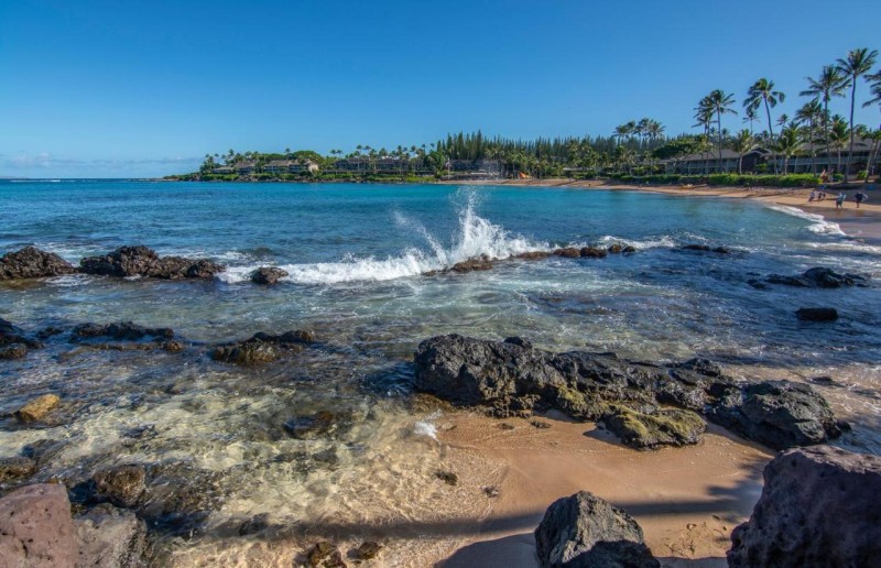 Image: Nāpili Surf Beach Resort by Castle