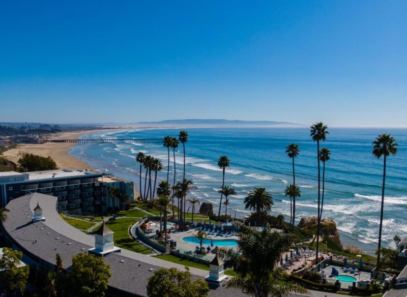 Image: SeaCrest Oceanfront Hotel