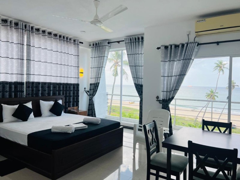 Image: Liyonaa Beach Hotel