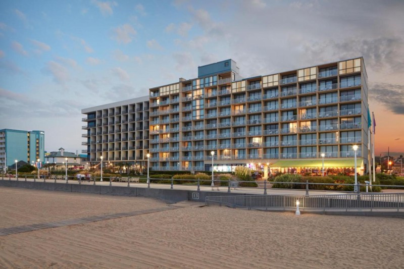Image: Four Points by Sheraton Virginia Beach Oceanfront
