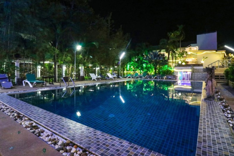 Image: Natural Beach Hotel Pattaya