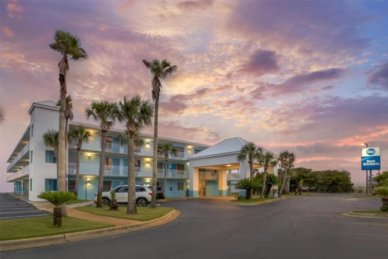 Image: Best Western Navarre Waterfront