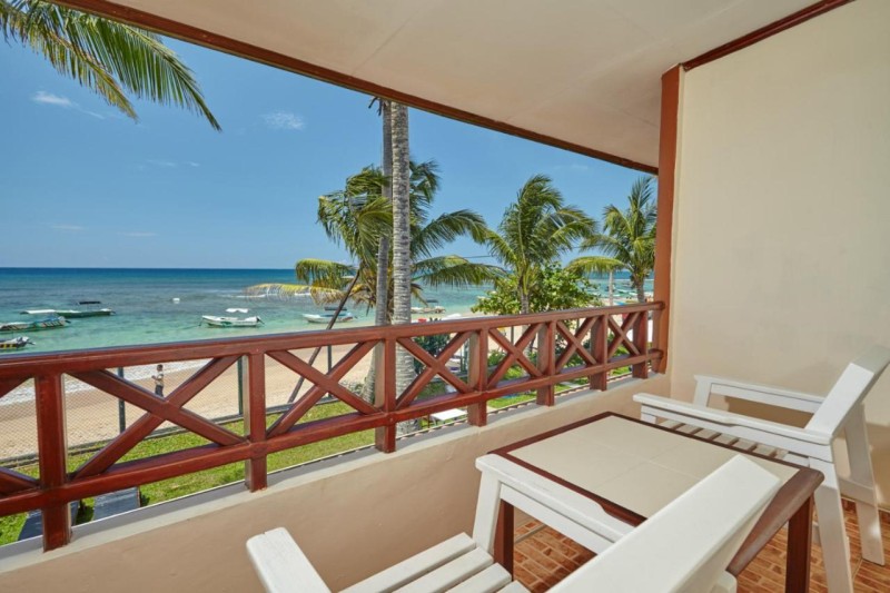 Image: Coral Sands Hotel