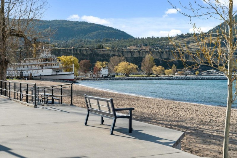 Image: Okanagan Lakefront Resort