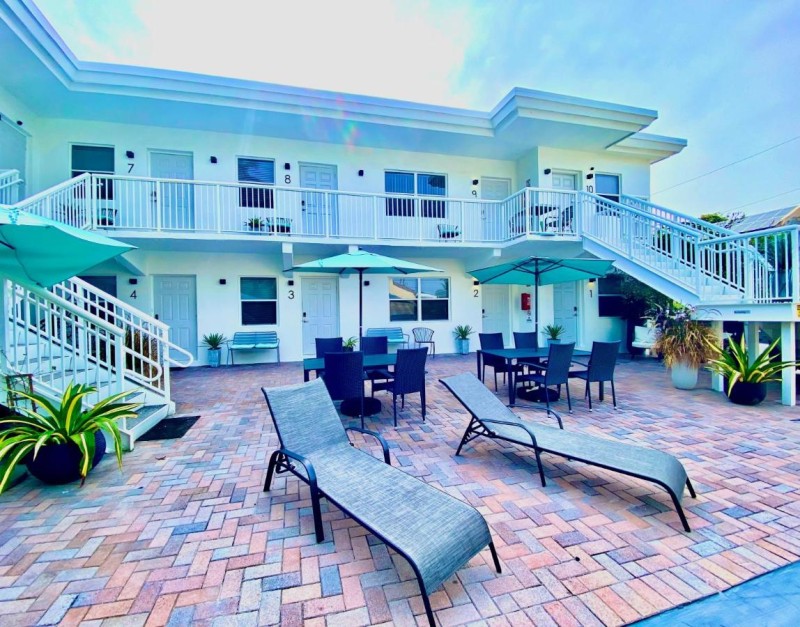 Image: Southwinds Inn by The Gold Nests
