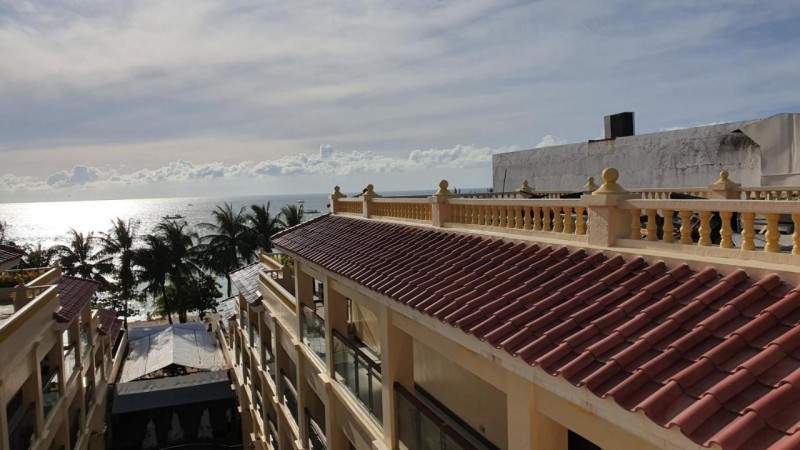 Image: Golden Phoenix Hotel Boracay