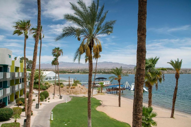 Image: The Nautical Beachfront Resort