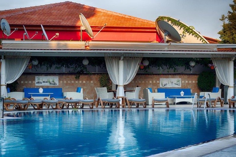 Image: Romance Beach Hotel