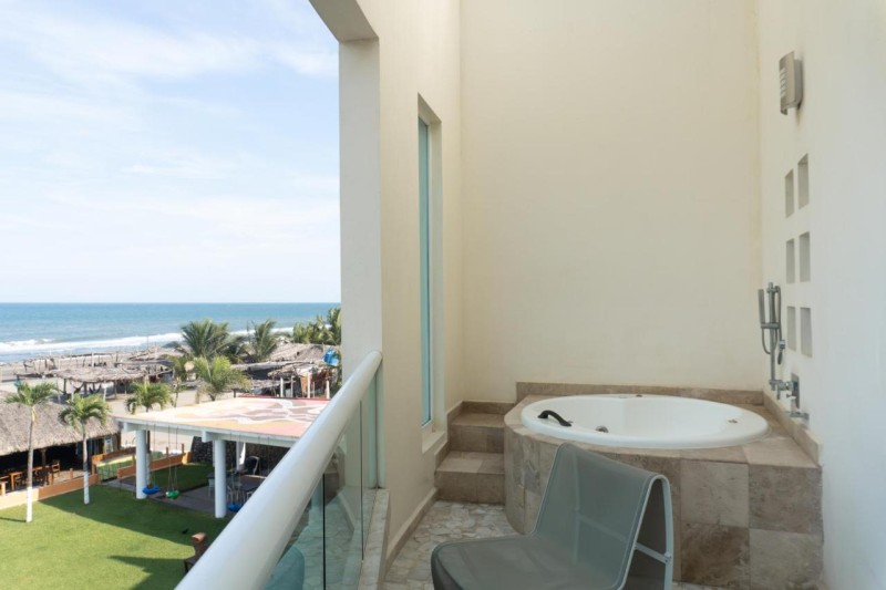 Image: Artisan Playa Esmeralda Family Beach Hotel
