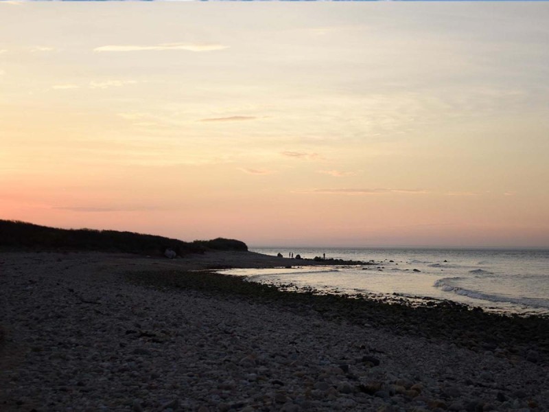 Image: A Wave Inn - Montauk
