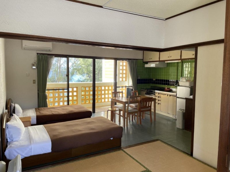 Image: Hotel & Restaurant On the Beach Lue