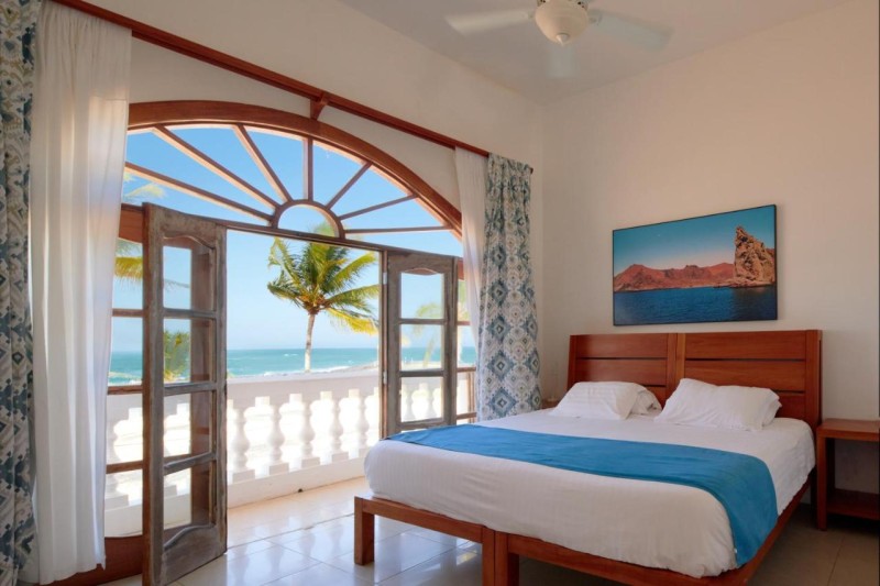 Image: Hotel Albemarle Galapagos Beachfront