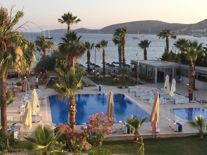 Image: Nagi Beach Hotel