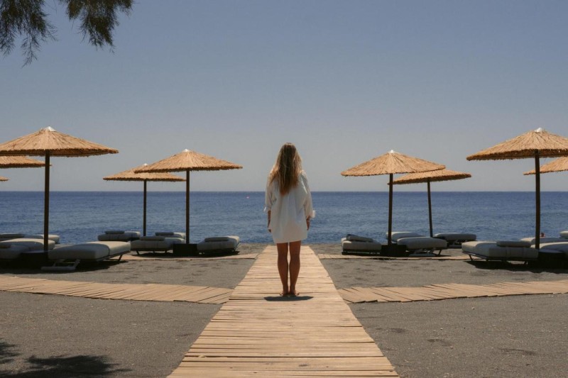 Image: Black Rose Beach Suites