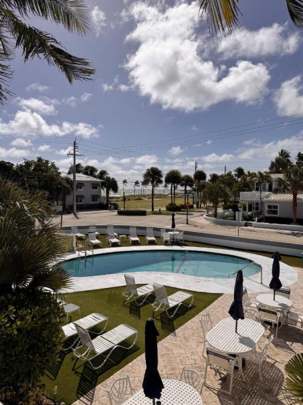 Image: Coral Key Inn
