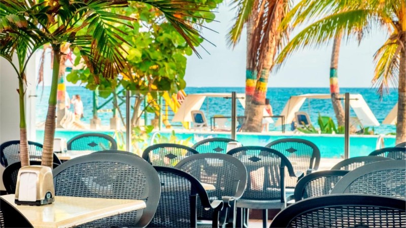 Image: Hotel Portobelo beach