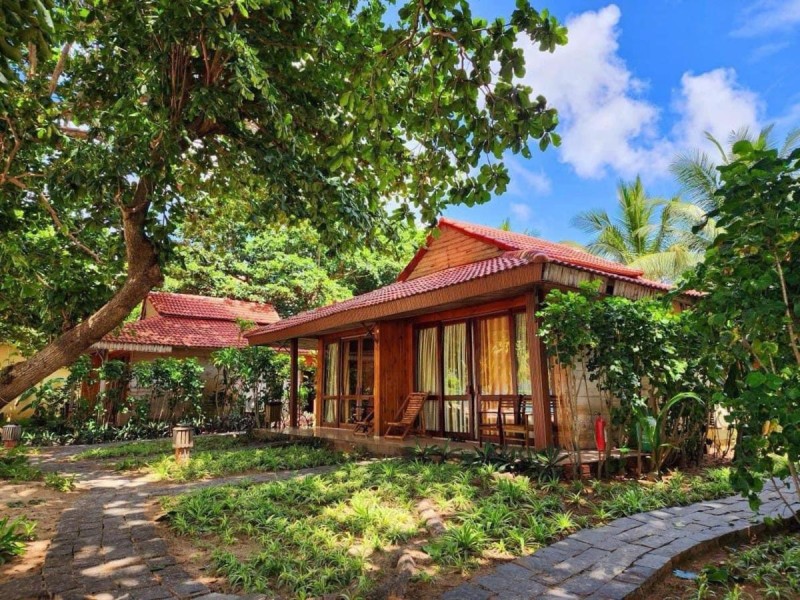 Image: Tan Son Nhat Con Dao Resort