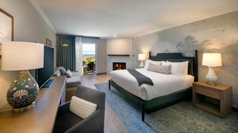 Image: Fireside Inn on Moonstone Beach