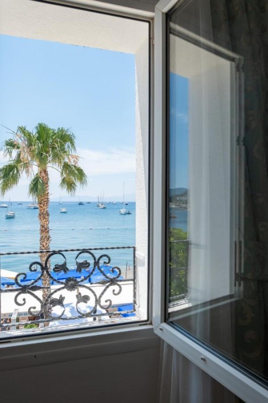Image: Artemis Hotel