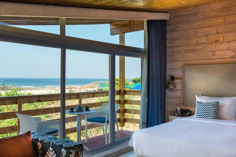 Image: Living Room Beach Resort