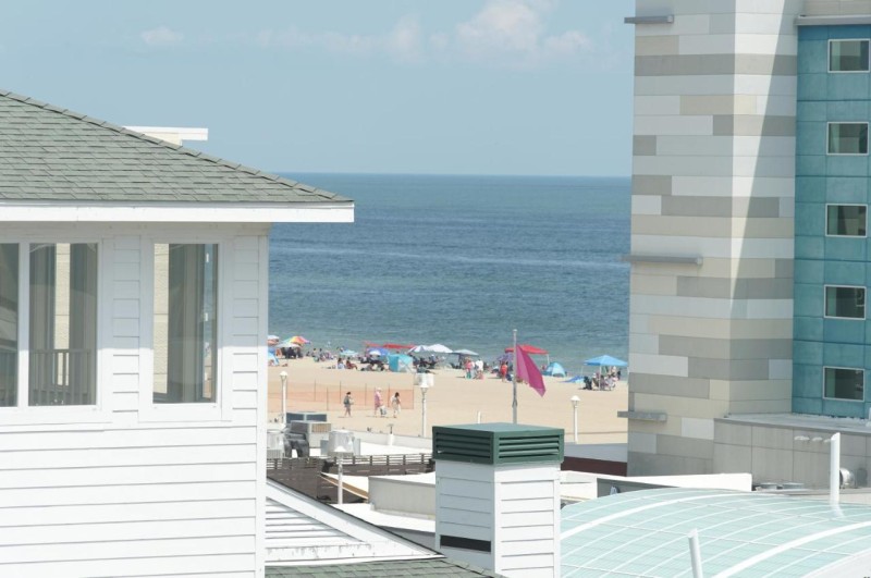Image: Howard Johnson by Wyndham Virginia Beach At The Beach