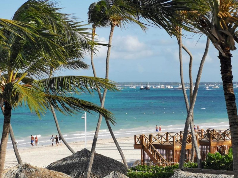 Image: Tropical Villas at Los Corales Beach