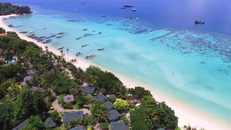 Image: Phi Phi Holiday Resort, Leam Tong Beach