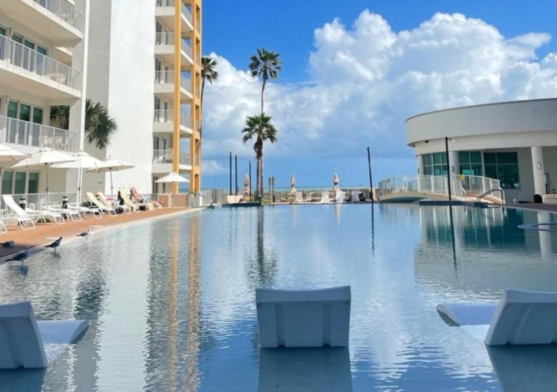 Image: Peninsula Island Resort & Spa - Beachfront Property at South Padre Island