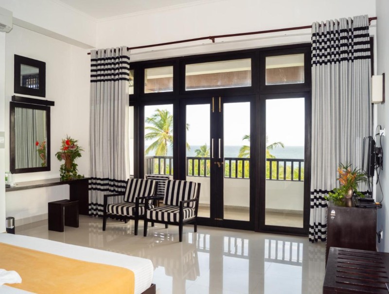 Image: Lagoon Paradise Beach Resort