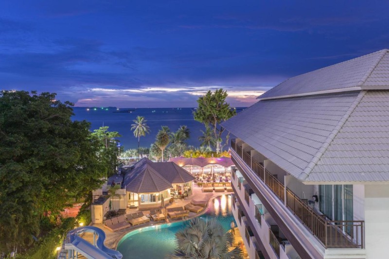 Image: Pattaya Discovery Beach Hotel