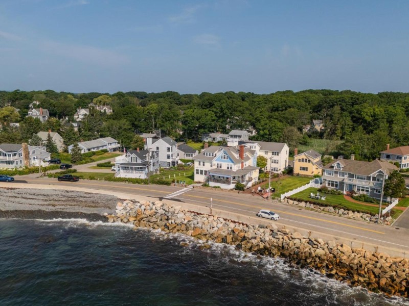 Image: The Beach House Inn