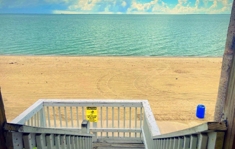Image: Sea Shell Inn on the Beach