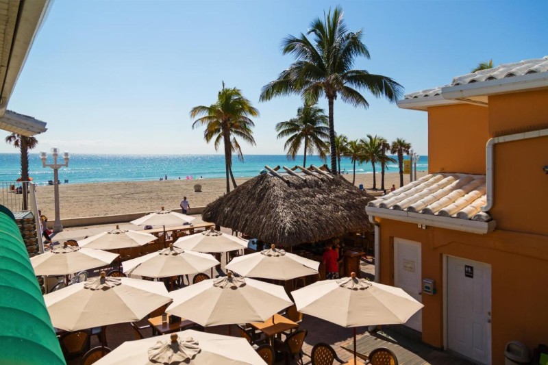 Image: Riptide Oceanfront Hotel