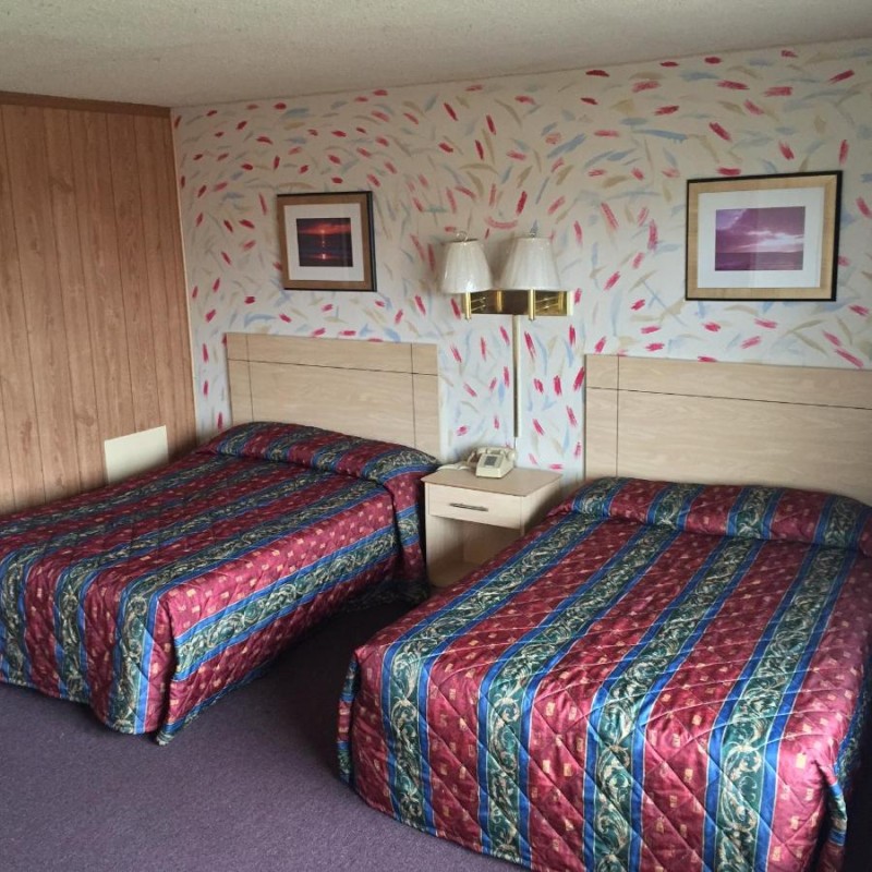 Image: MacThrift Motor Inn