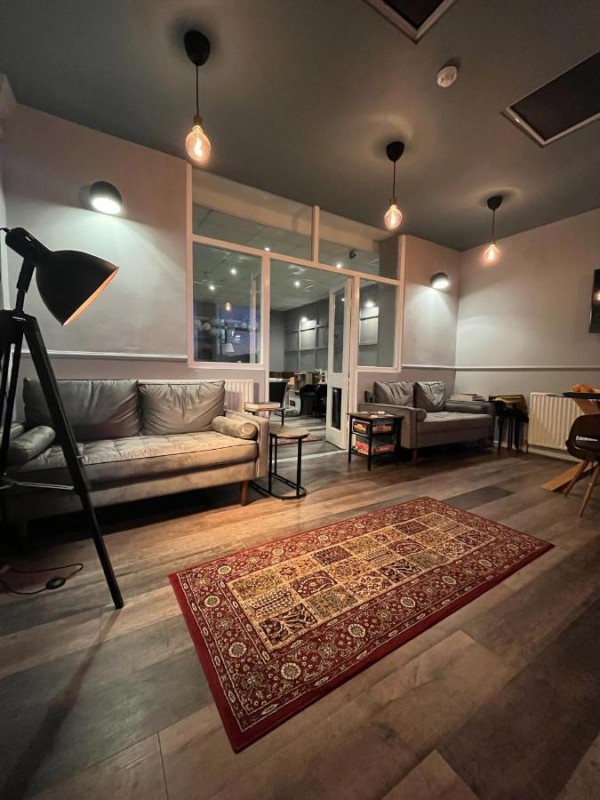 Image: Oakwell Family Hotel