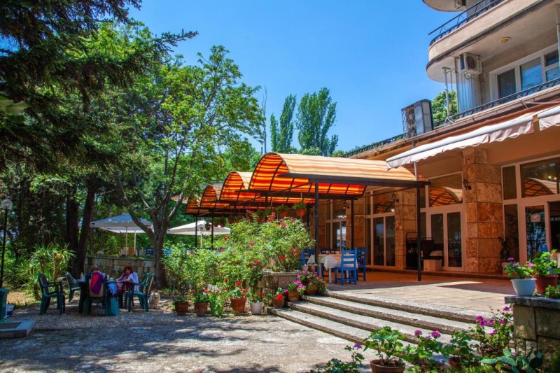 Image: ADIS Holiday Inn Hotel
